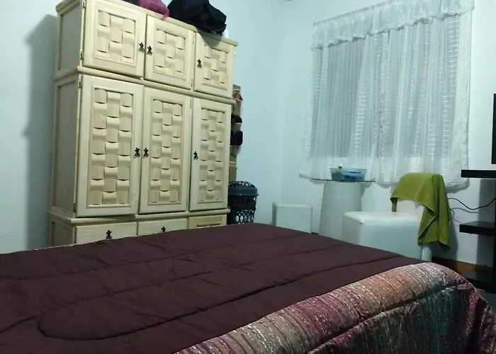 Guest house Roomie House *