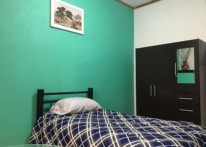 Guest house Roomie House *